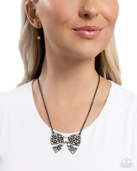 Bewitching Bow Black-Necklace