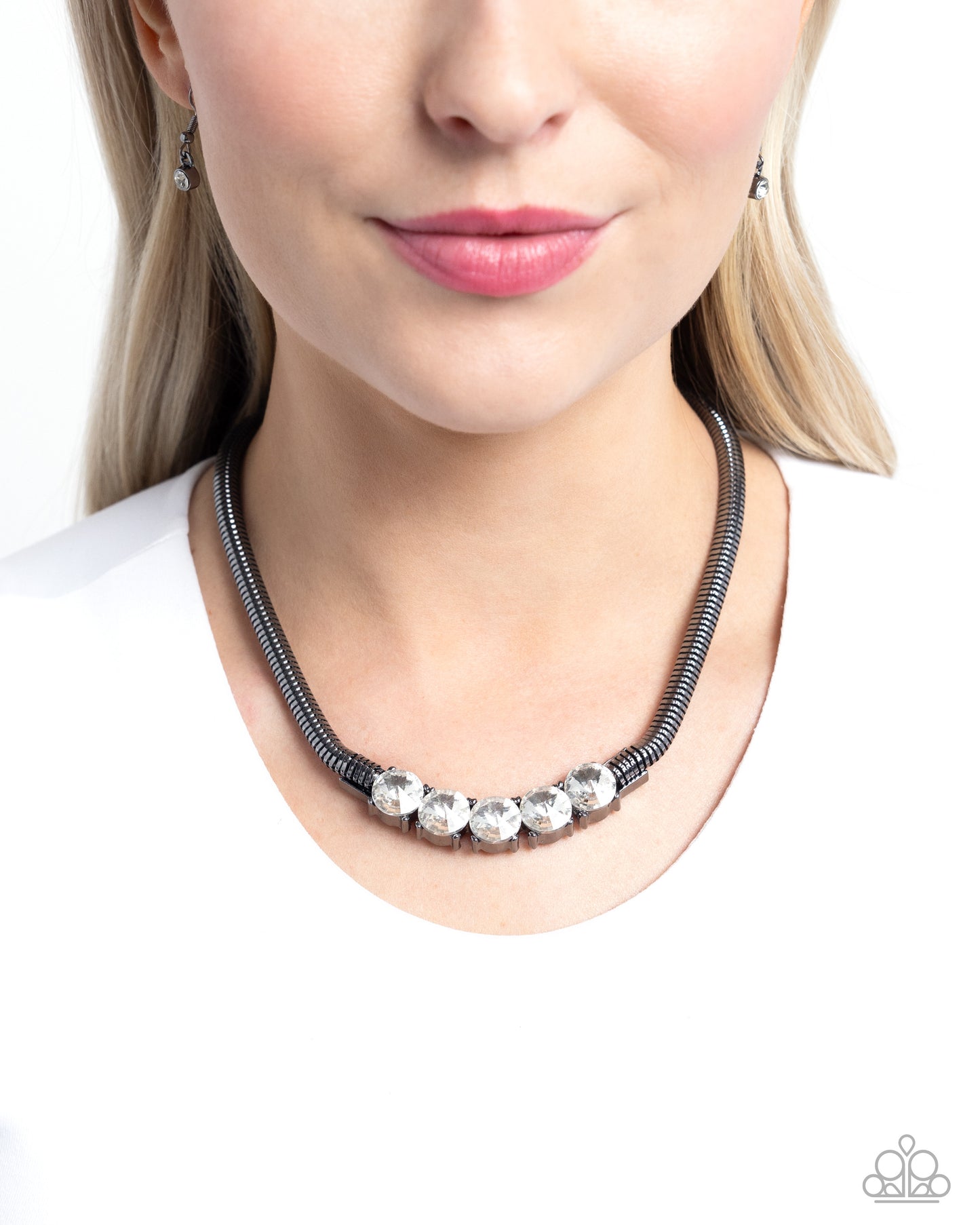 Musings Makeover Black-Necklace