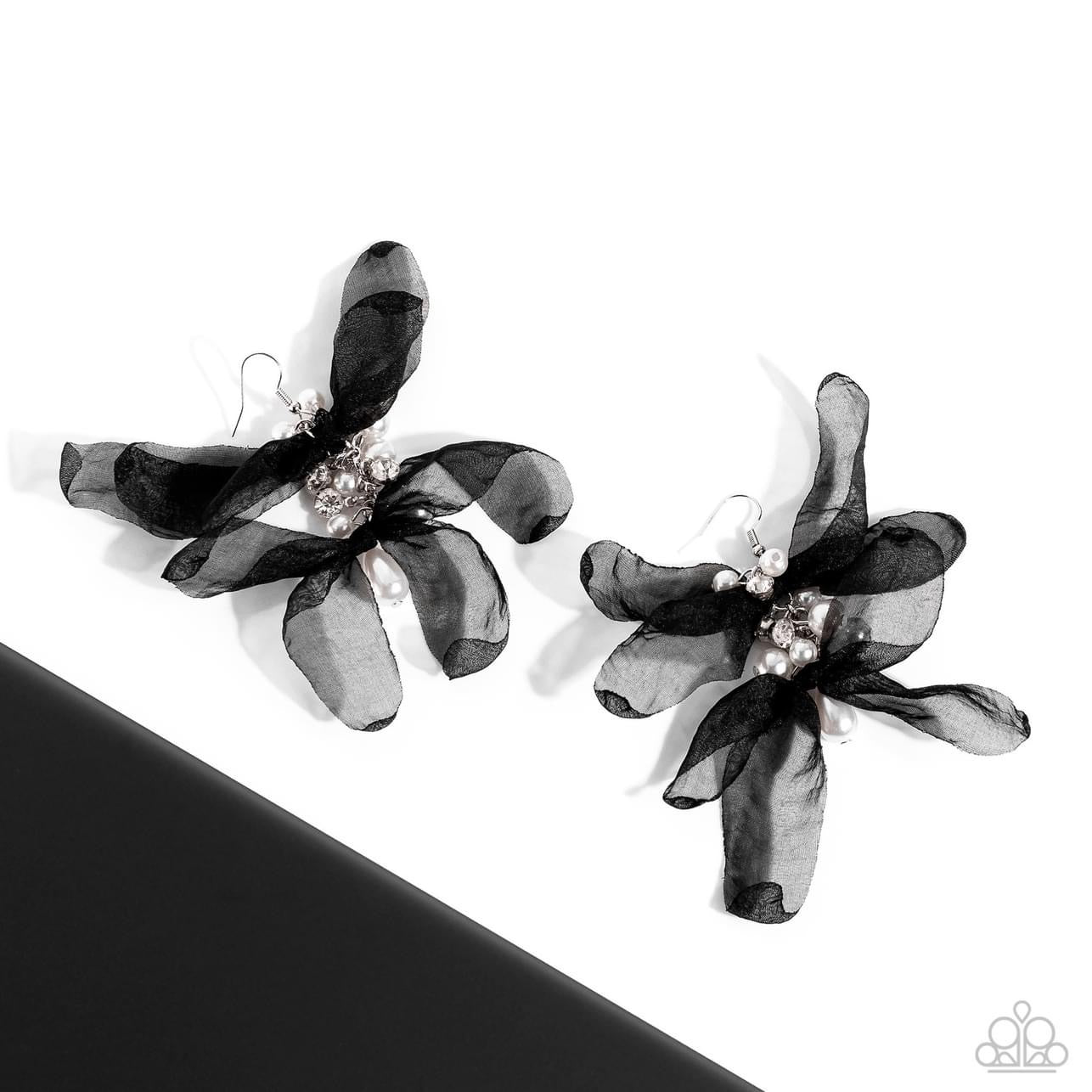 Cosmopolitan Charisma Black-Earrings