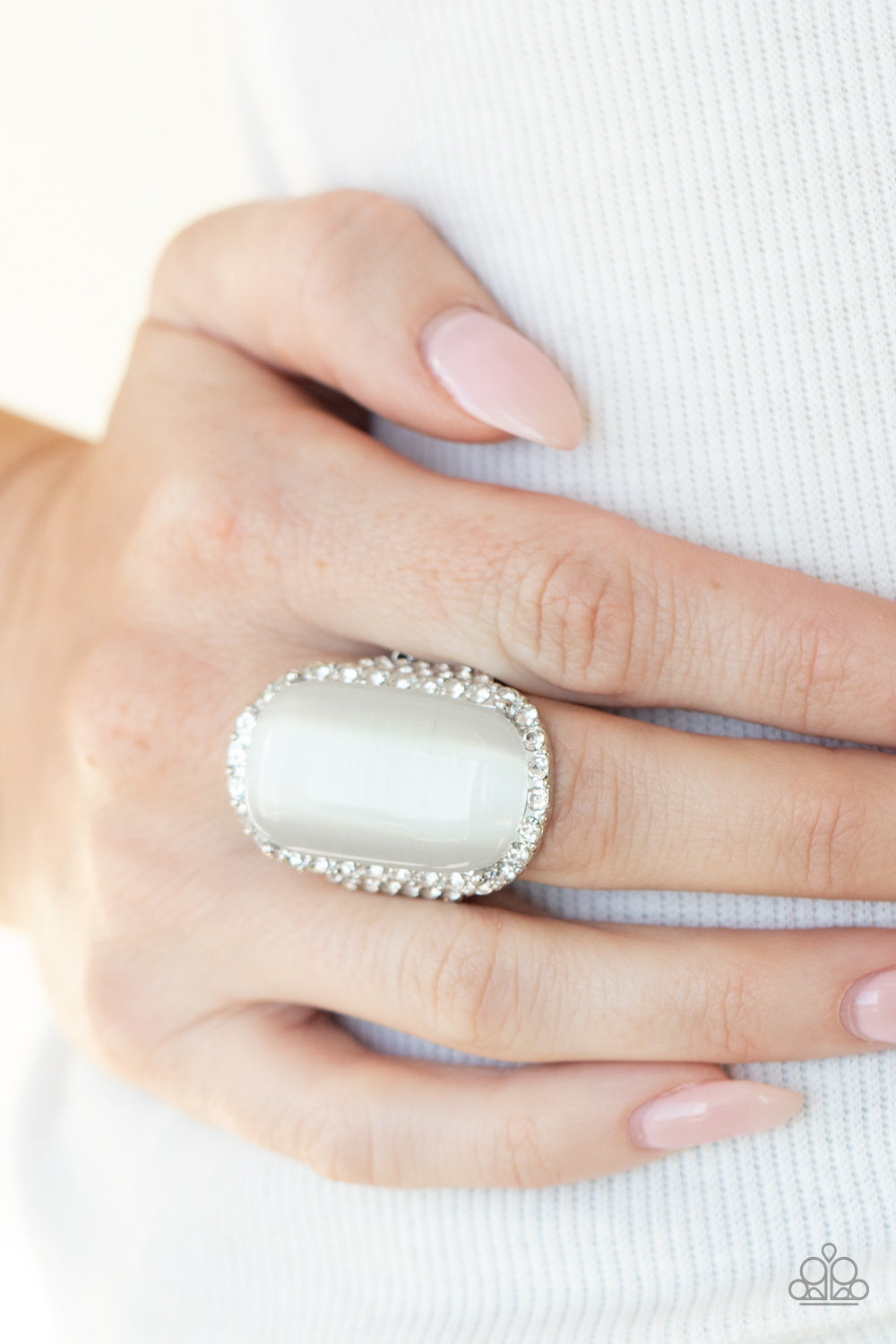 Thank Your LUXE-y Stars White-Ring