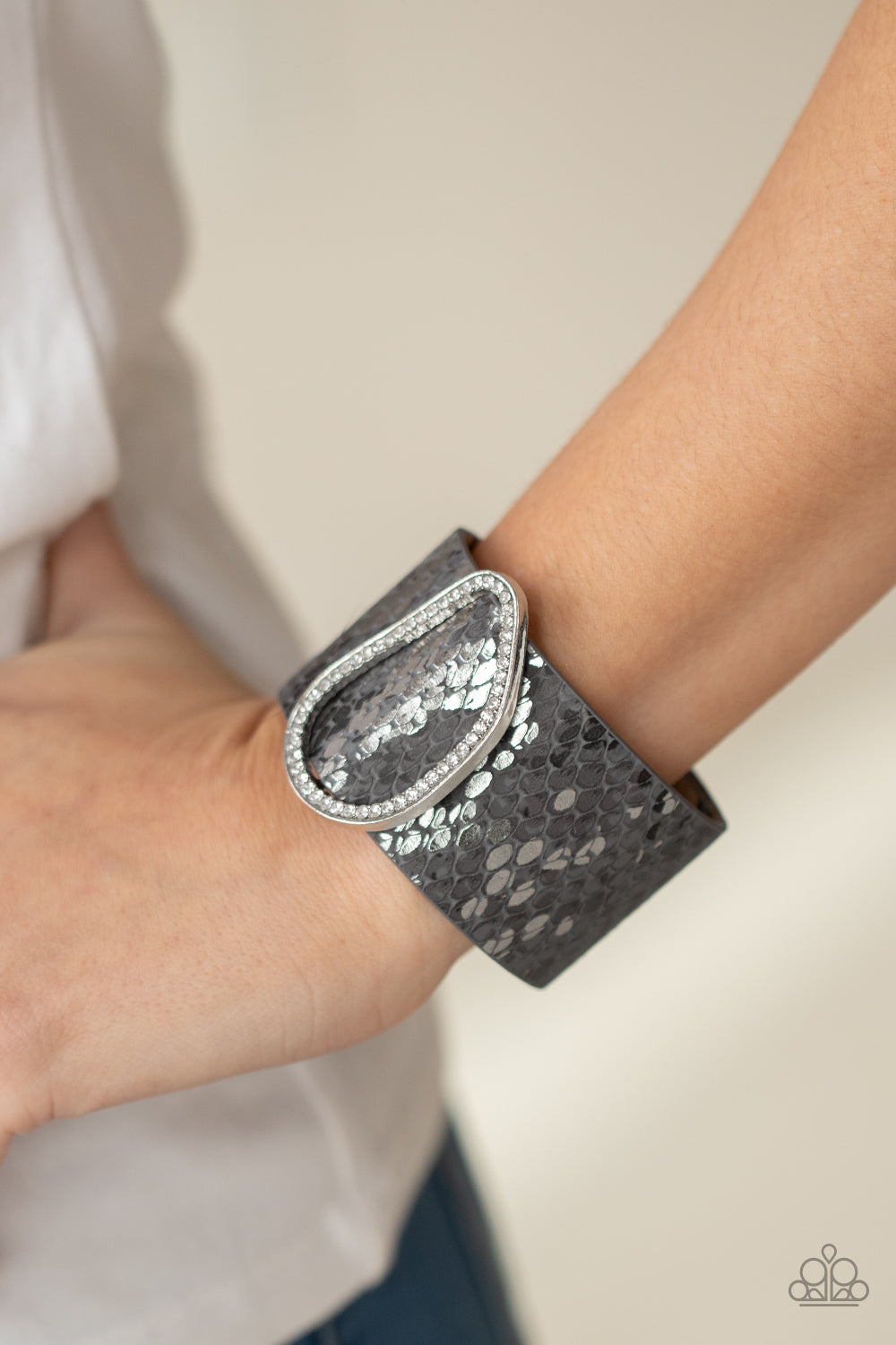 HISS-tory In The Making Silver-Bracelet