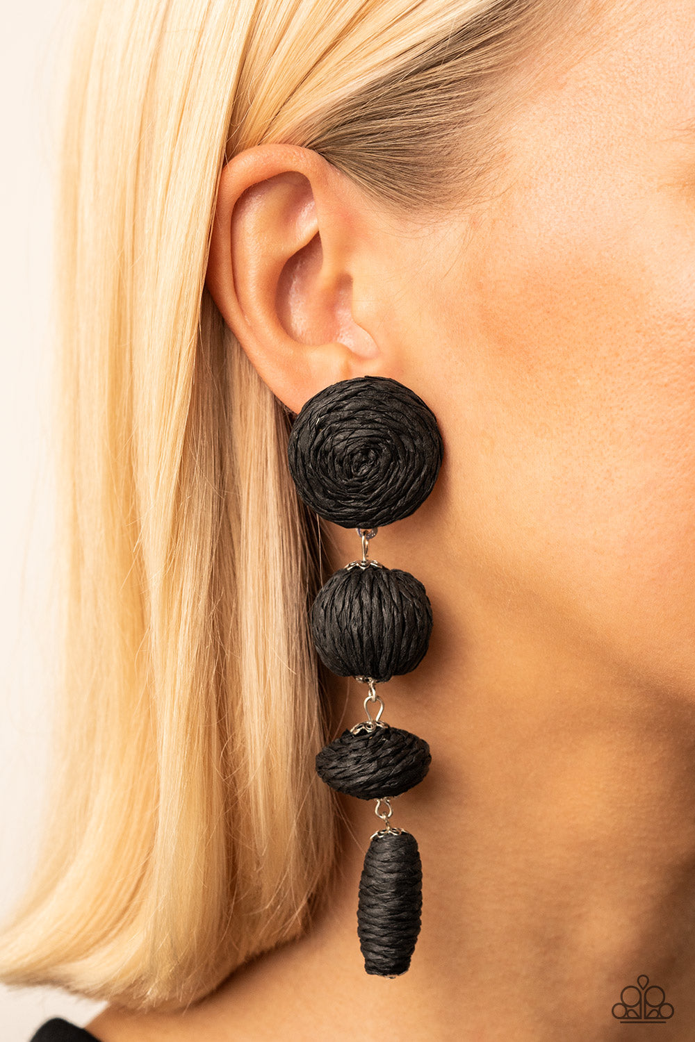 Twine Tango Black-Earrings