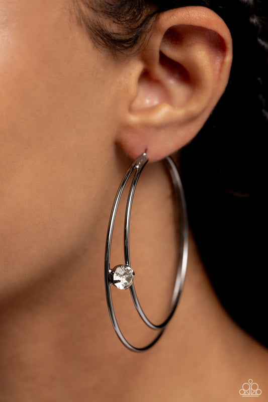 Theater HOOP Black-Earrings