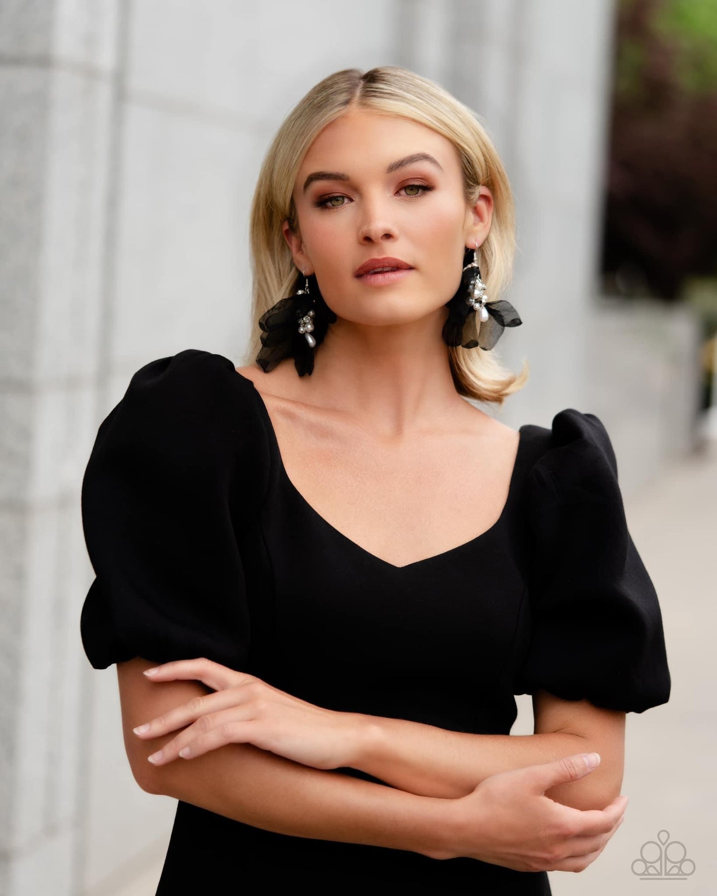 Cosmopolitan Charisma Black-Earrings