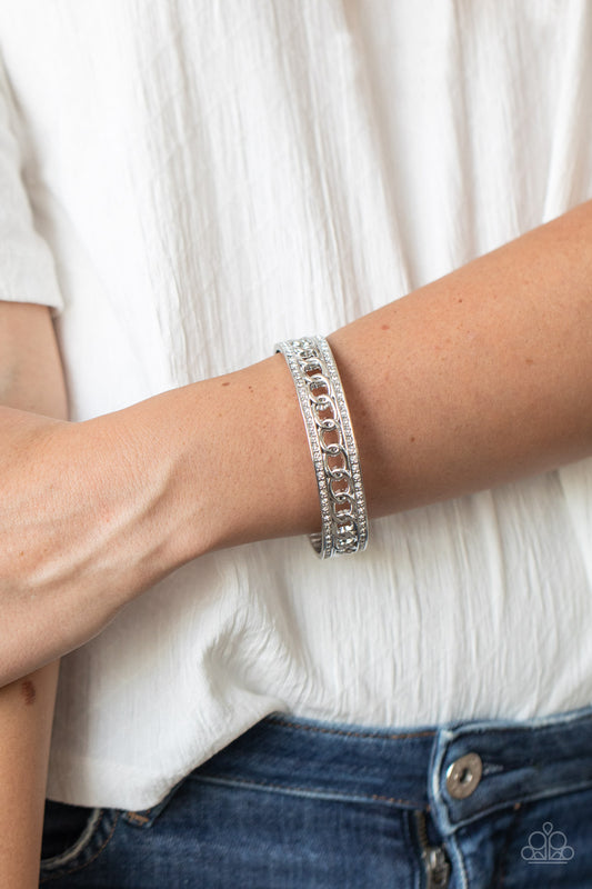 Couture Court White-Bracelet