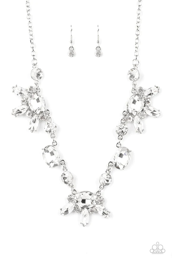 GLOW-trotting Twinkle White-Necklace