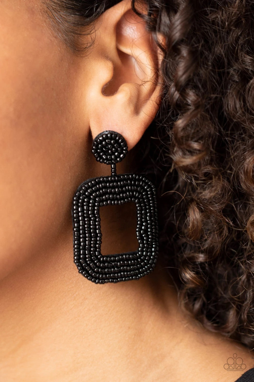 Beaded Bella Black-Earrings